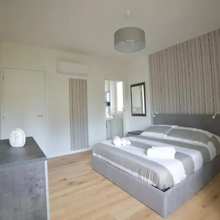 Porta Romana New Apartment Free Parking-3